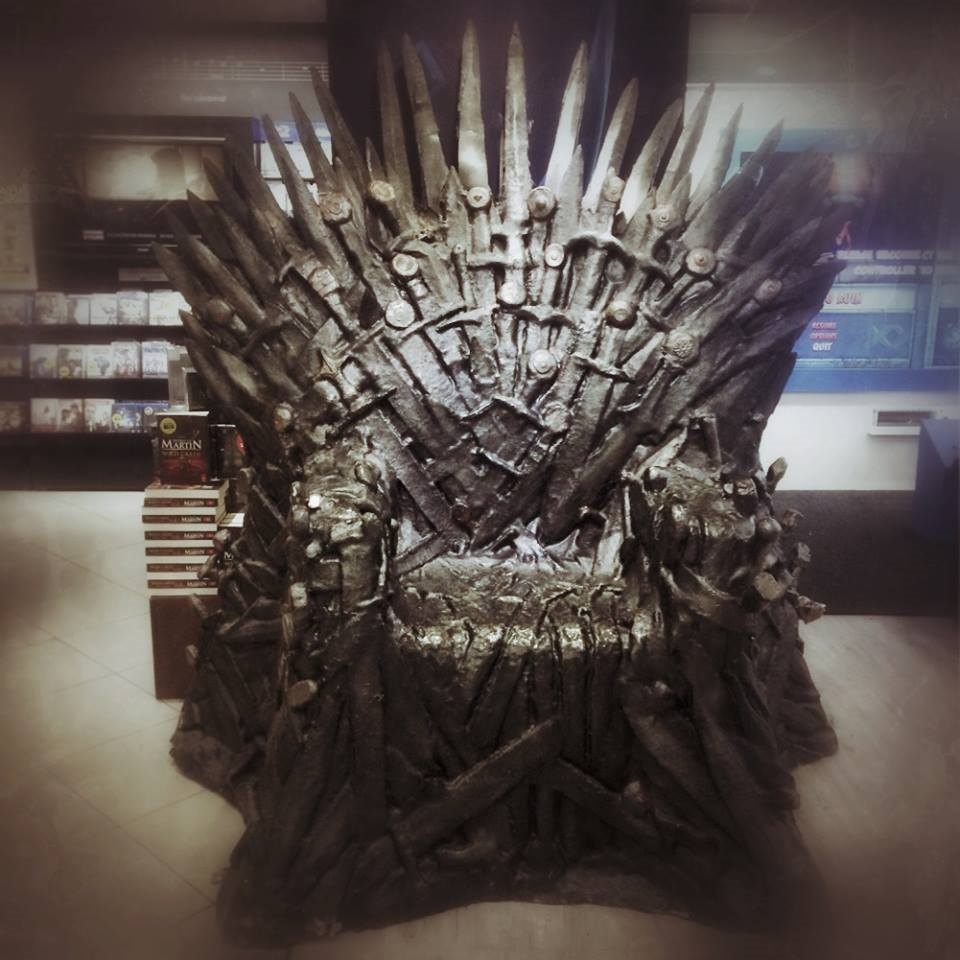 Livraria Saraiva Recebe Trono De Ferro De Game Of Thrones Bandeira Dois